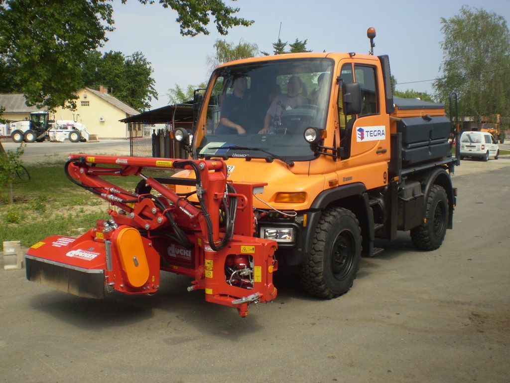 MERCEDES-BENZ UNIMOG U300 - UNIVERZALNO RADNO VOZILO